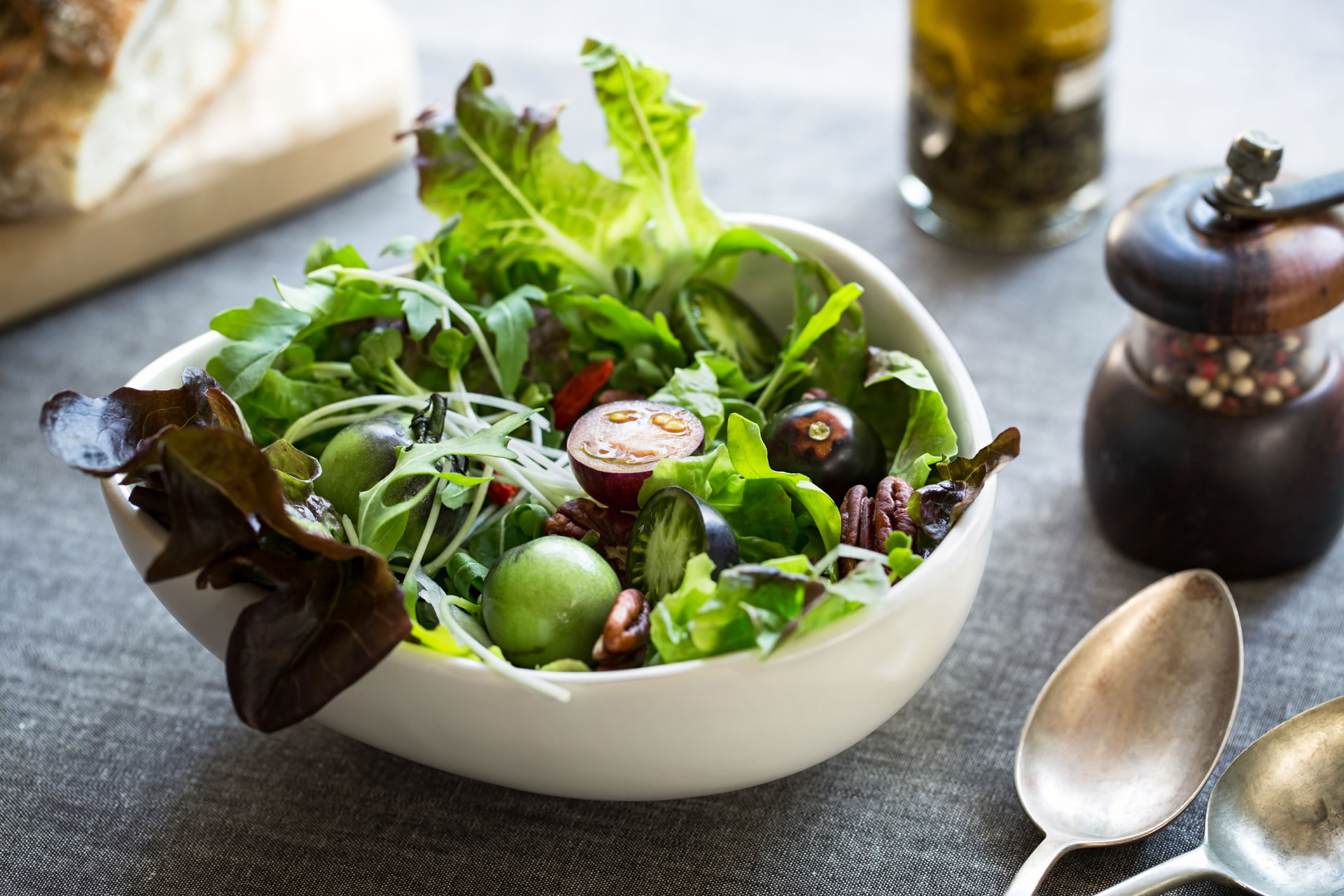 Frische Salate, Thunfisch, Krautsalate aus der Region nach hause liefern lassen